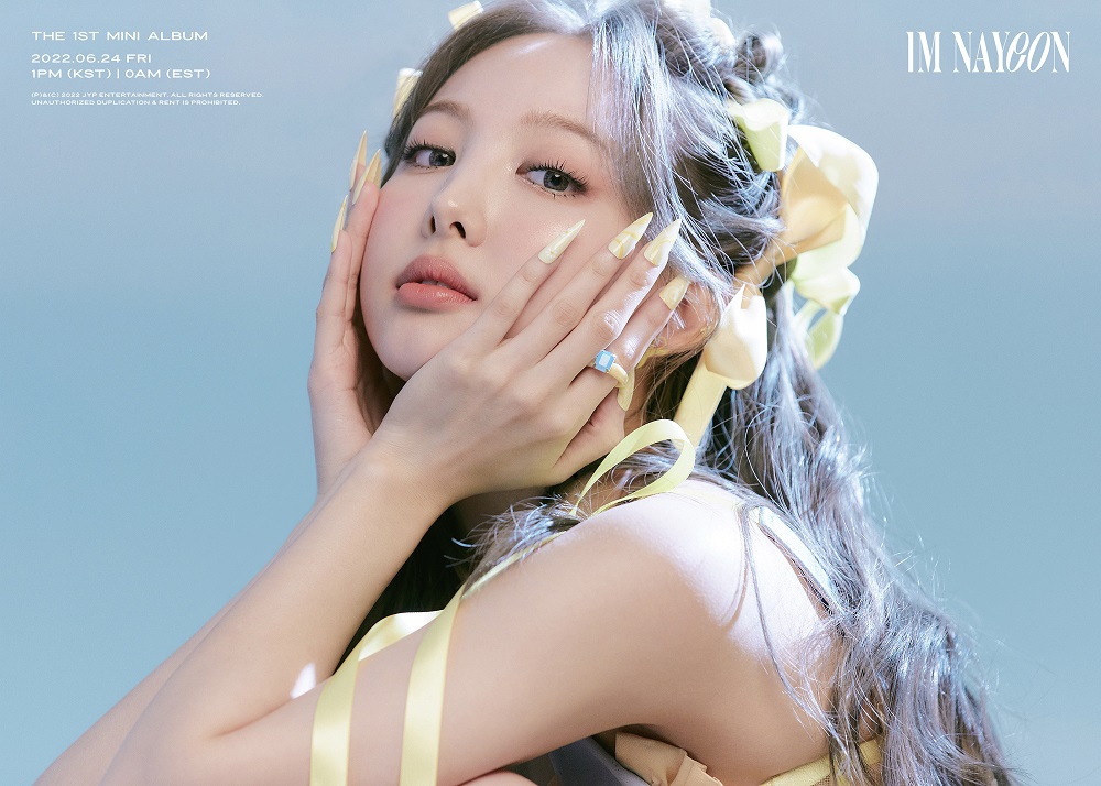 【JYP特典付き】Yes,I am Nayeon2冊セット TWICE Photobook Yes, I am Nayeon. - JYP SHOP
