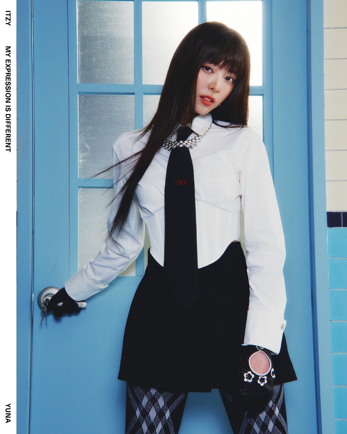 ITZY GOLD サノク 1週目 ユナ ITZY GOLD サノク 1週目 ユナ ITZY “GOLD” PHOTO #YUNA #유나